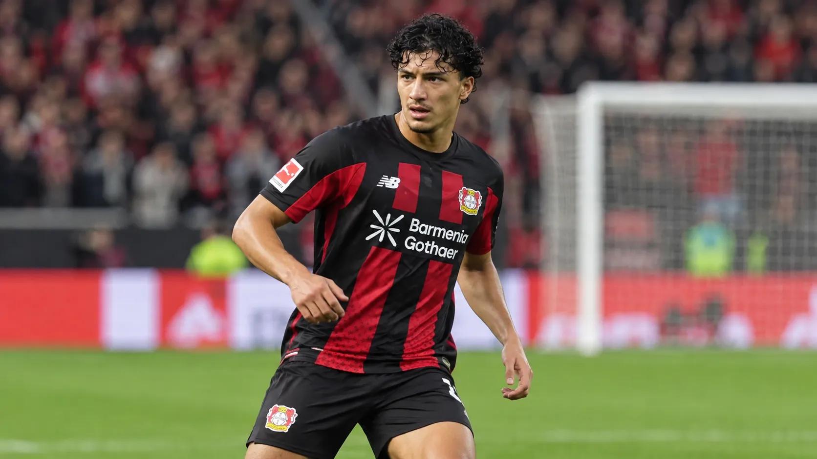 Ibrahim Maza van Bayer Leverkusen tijdens een wedstrijd op het veld.