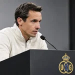 David Hubert spreekt tijdens een persmoment van Union.