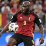 Romelu Lukaku in het Belgische thuistenue tijdens een wedstrijdmoment.