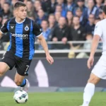 Nicolò Tresoldi in het blauw-zwarte tenue van Club Brugge tijdens een wedstrijdmoment.