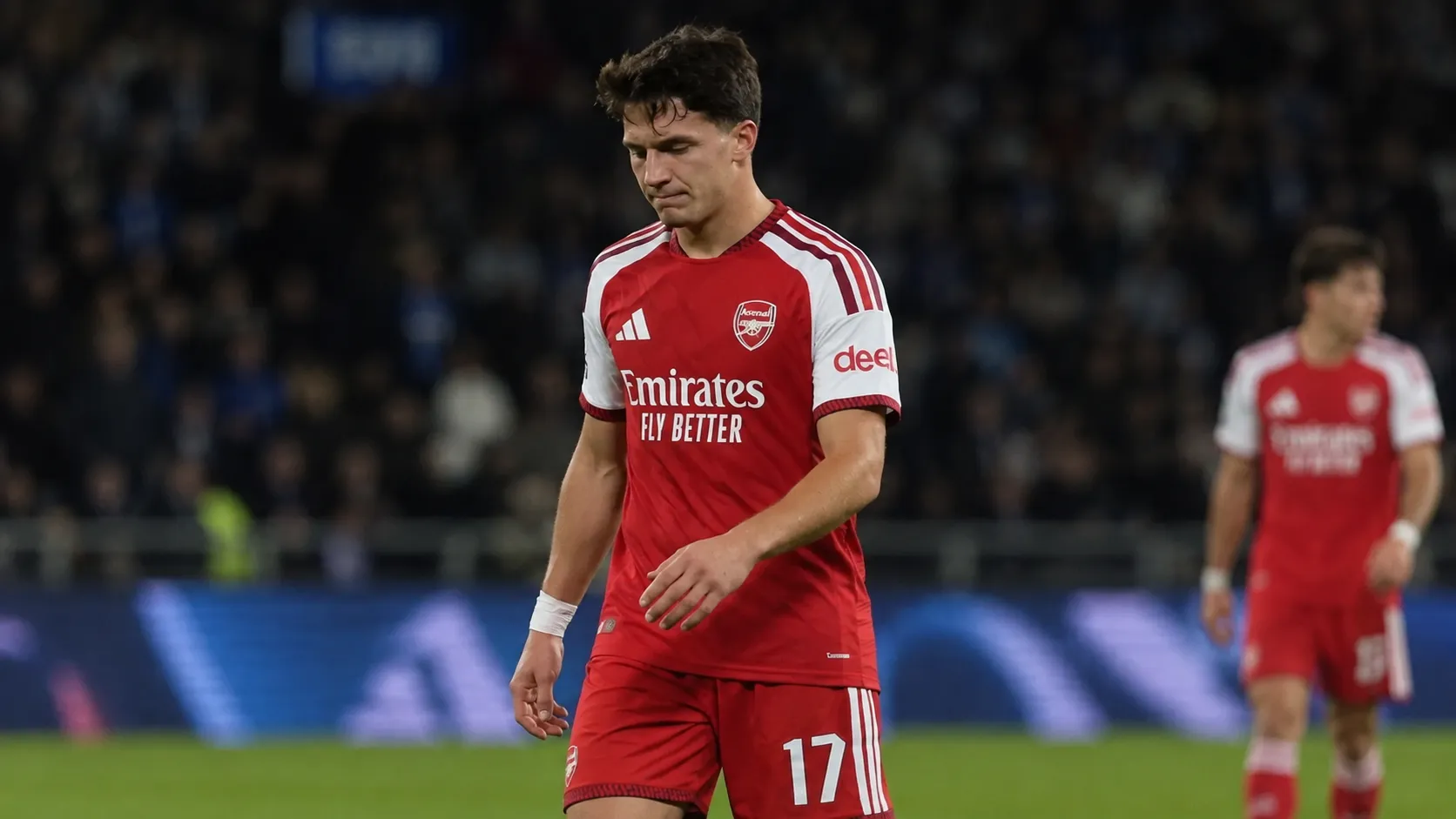 Christos Tzolis in het tenue van Arsenal tijdens een wedstrijd.