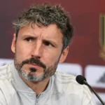 Mark van Bommel tijdens een persconferentie van de Rode Duivels.