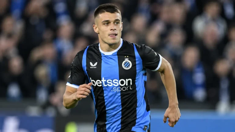 Nicolò Tresoldi in het shirt van Club Brugge tijdens een wedstrijdmoment.
