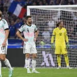 Belgische en Franse spelers tijdens een stil spelmoment in het Stade de France.