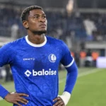Josué Vergara van KAA Gent tijdens een rustig moment op het veld.
