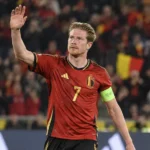 Kevin De Bruyne in het rode tenue van de Rode Duivels tijdens een interlandwedstrijd.