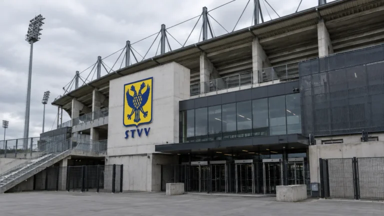 De gevel van Stayen met het STVV-embleem.