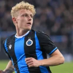 Joaquin Seys in het blauw-zwarte shirt van Club Brugge tijdens een wedstrijdmoment.
