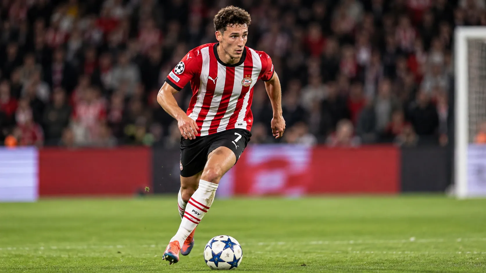 Ruben van Bommel in actie voor PSV tijdens een wedstrijd.
