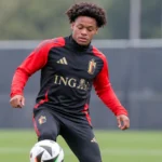 Julien Duranville tijdens een training in een Belgisch trainingspak.