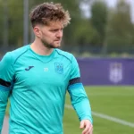 Thomas Foket tijdens een training van RSCA Futures op een oefenveld.