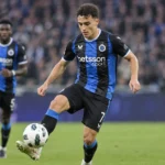 Jan Virgili van Club Brugge controleert de bal op het veld.