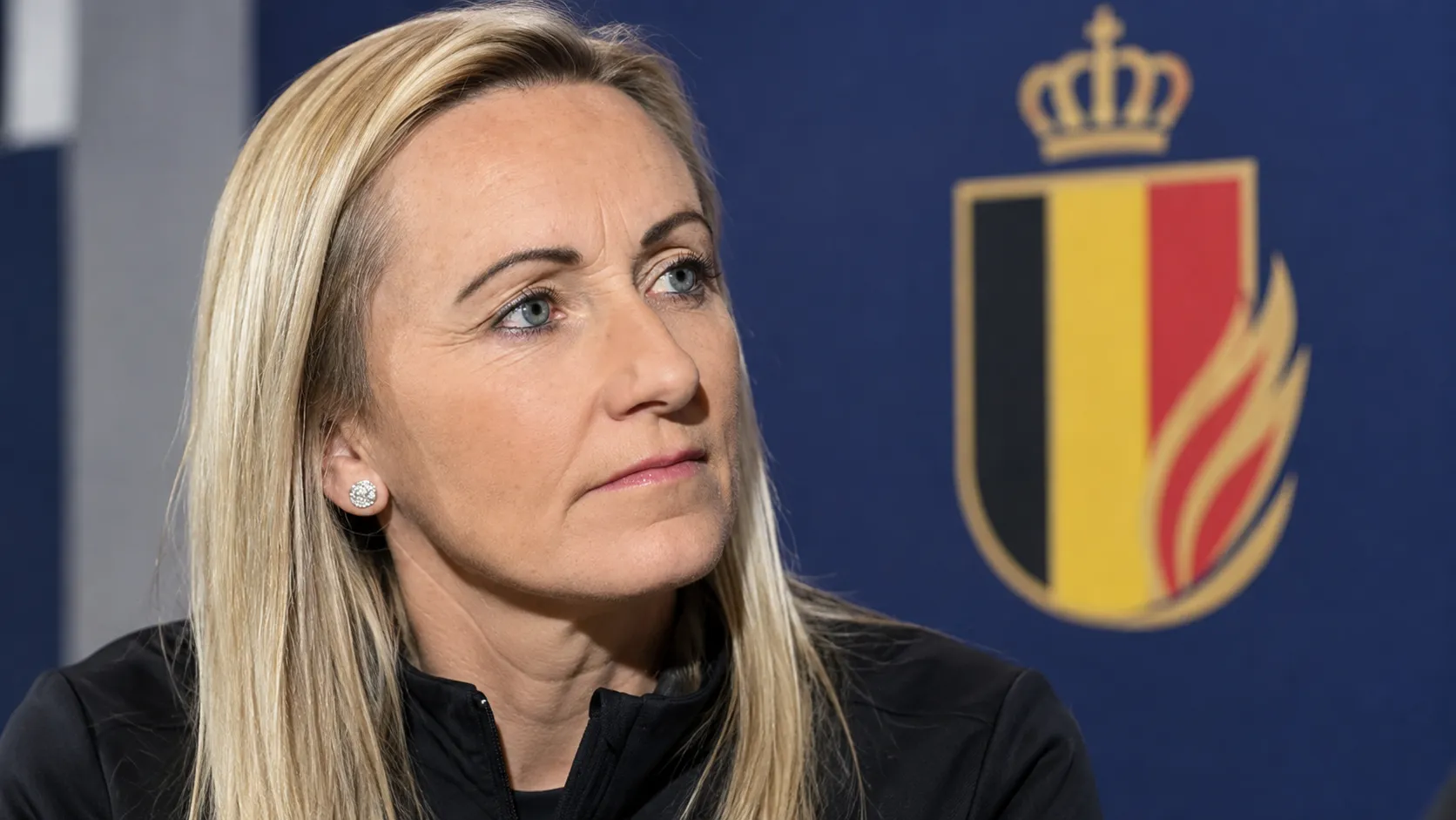 Elisabet Gunnarsdottir tijdens een interview na de zege van de Red Flames.