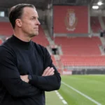 Vincent Euvrard staat na de wedstrijd aan de rand van het veld.