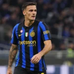 Aleksandar Stankovic van Inter Milaan loopt geconcentreerd op het veld.