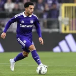 Mario Stroeykens van RSC Anderlecht in actie met de bal aan de voet.