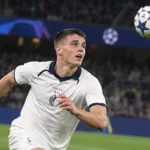 Nicolo Tresoldi van Club Brugge in actie tijdens een Champions League-wedstrijd.