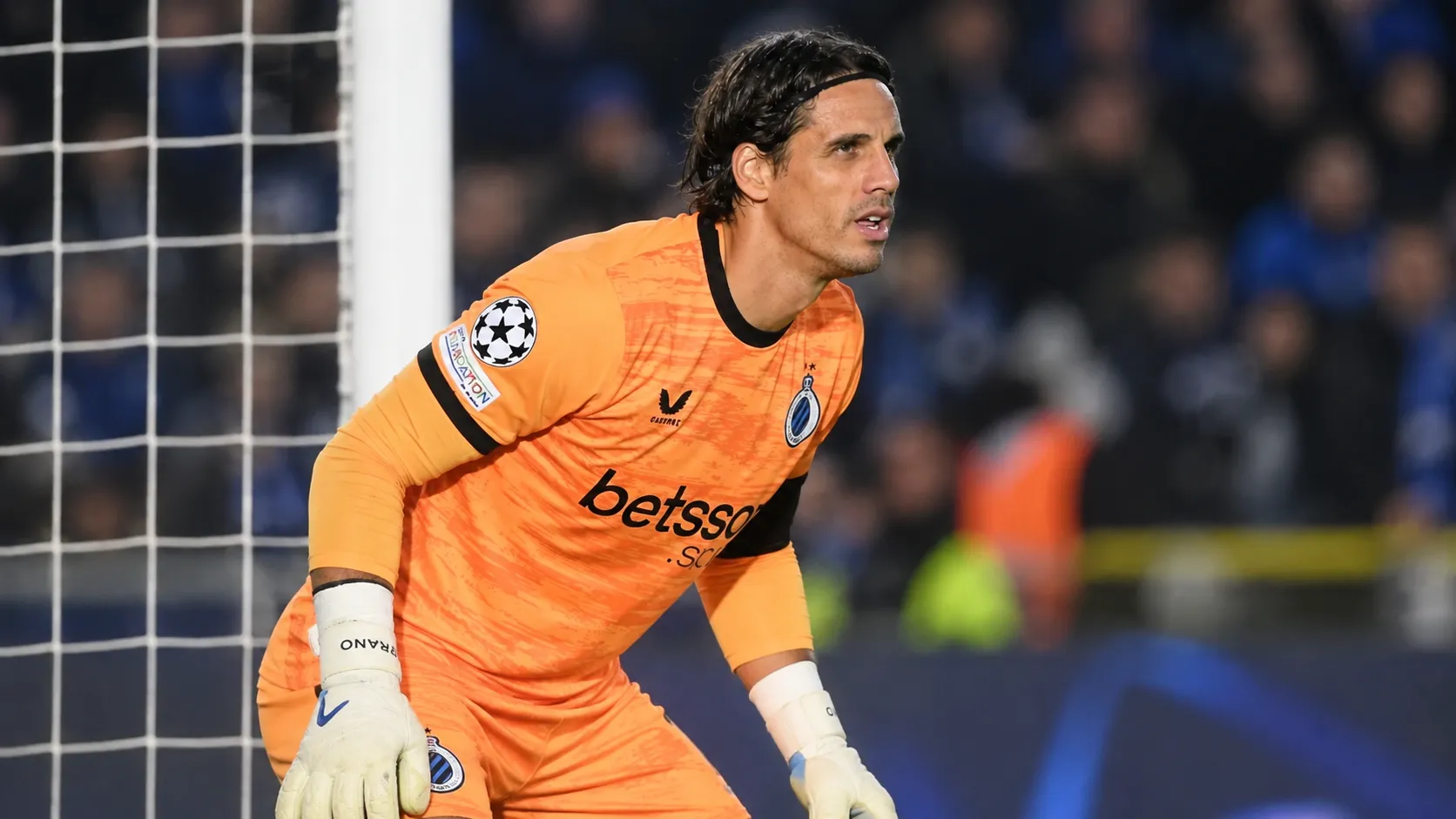 Yann Sommer alert in het doelgebied van Club Brugge tijdens een Europese wedstrijd.