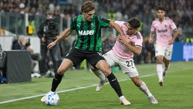 Fedde Leysen in actie voor Sassuolo tijdens een Serie A-wedstrijd.