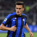 Aleksandar Stanković in het shirt van Inter Milan tijdens een wedstrijdactie.